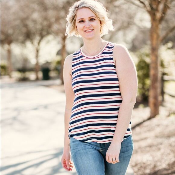 ✨ BAYABELLE BOUTIQUE
Babe Tank✨ - Picture 1 of 4